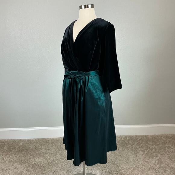 Alex Evenings Velvet A-Line Midi Cocktail Dress Black and Green Size 20W - Picture 4 of 15